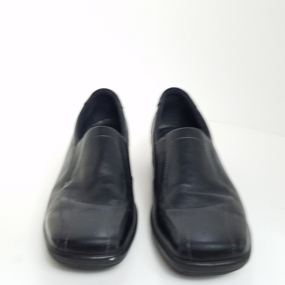 ecco black loafers